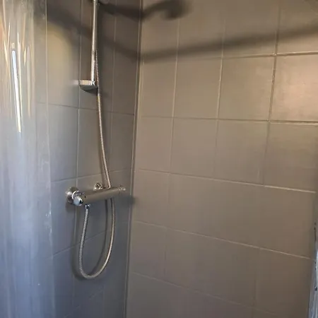 Aux Portes Du Circuit 招待所 *