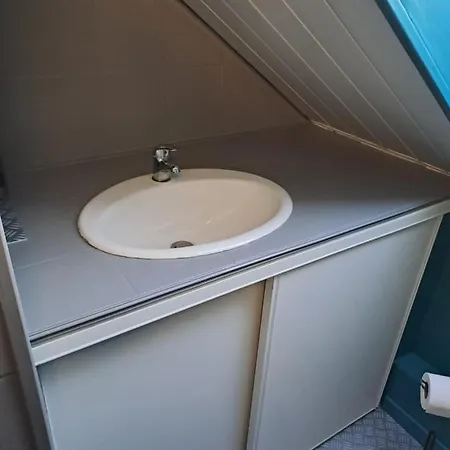 Aux Portes Du Circuit 招待所 米萨讷