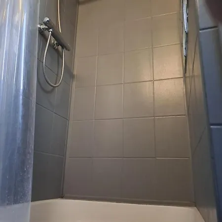 Aux Portes Du Circuit * 米萨讷